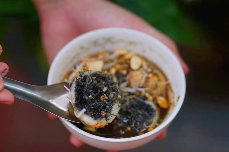 Chè trôi tàu ( mè đen , đậu xanh )