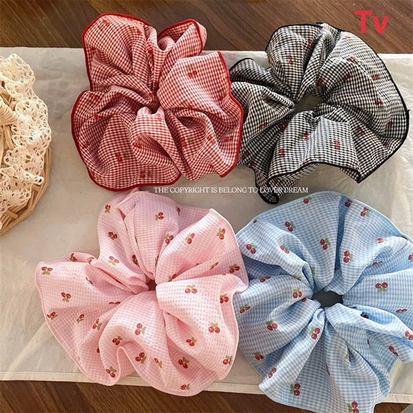 Dây scrunchies kẻ cherry