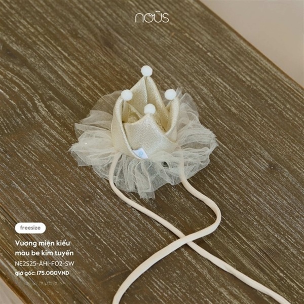 Vương miện kiểu màu be kim tuyến