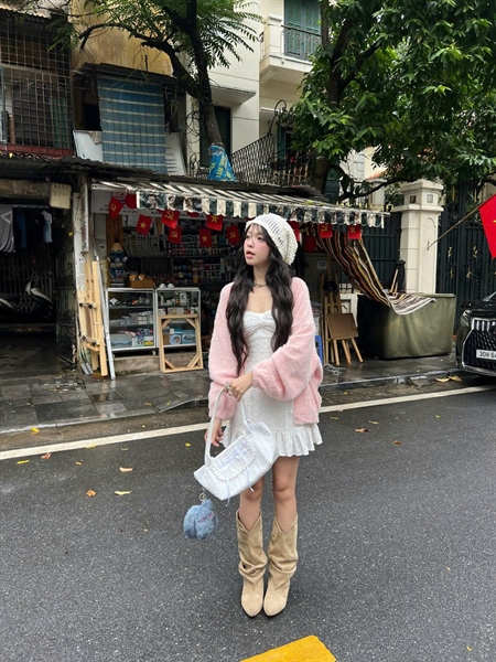 AREUM Áo khoác cardigan Hina len lông form rộng - Hồng - Freesize