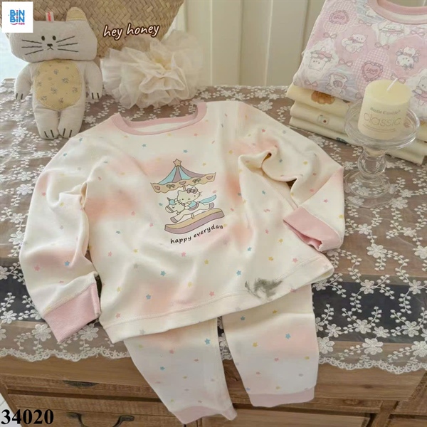 34020-Bộ HHN - Kitty ngôi sao