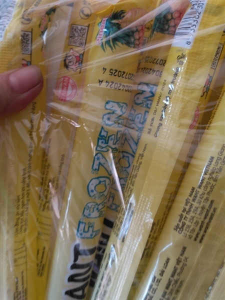 Kem đá Want Want frozen vi dứa 78ml