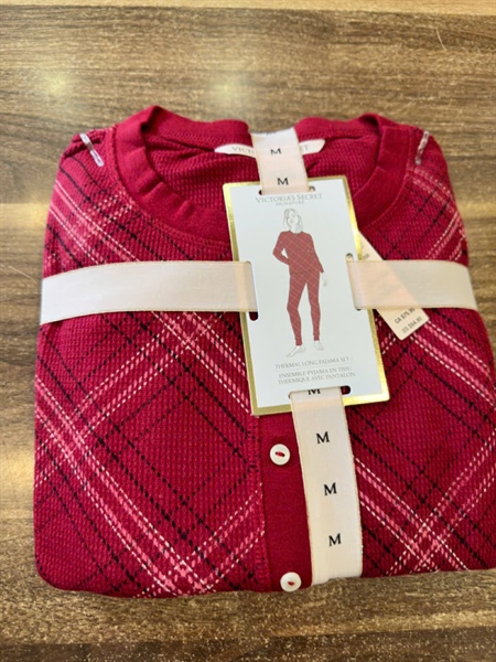 SET ĐỒ VISTORIA NỮ ĐỎ SIZE M TAY DÀI