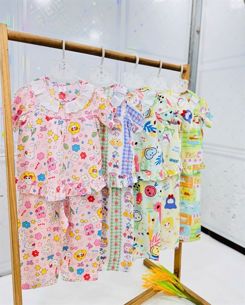 Combo 5 bộ tole lanh- Tay ngắn quần dài - cổ sen bằng ren cho bé gái TH3