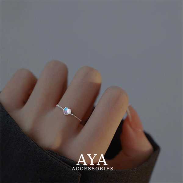 MOONLIGHT HEART RING