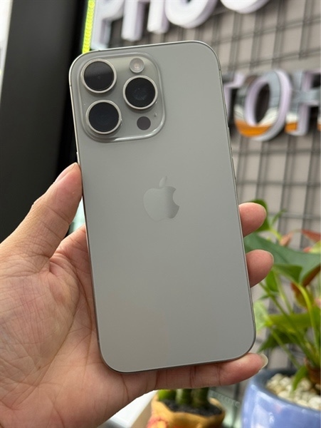 Iphone 15 Pro 128gb 99% LL Titan pin 93