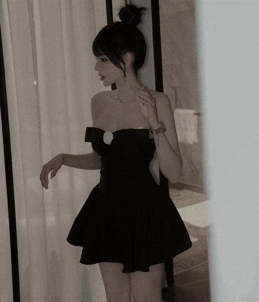Đầm cúp nơ đen Mai Phương Bùi