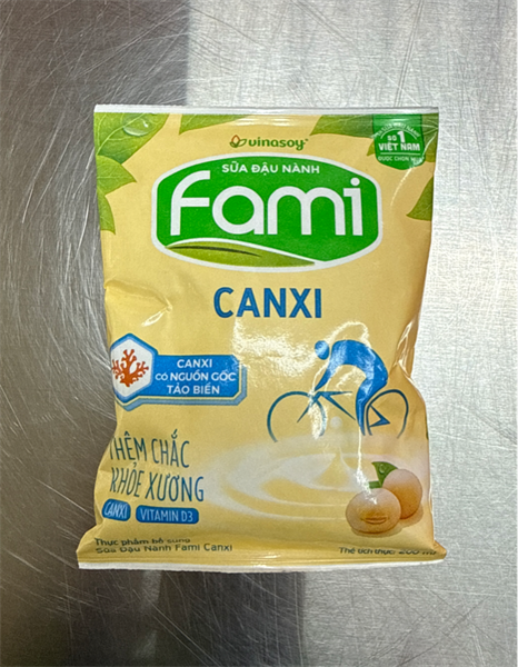 Sữa đậu nành Fami can xi 200ml