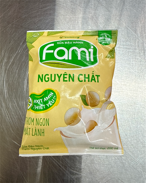 Sữa đậu nành Fami nguyên chất 200ml