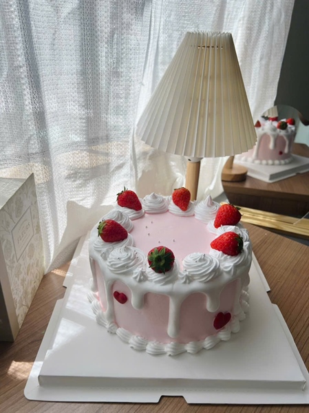 Bánh Kem Chảy Dâu Tươi