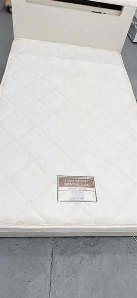 Đệm đôi m2 cứng hoa vân kẻ chéo trắng