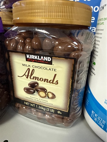 Chocolate Hạnh Nhân Kirkland