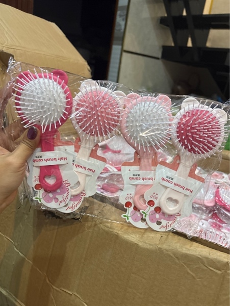 Lược gương barbie vibes