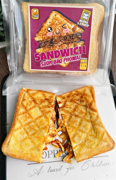 Sandwich Sườn BBQ Phomai