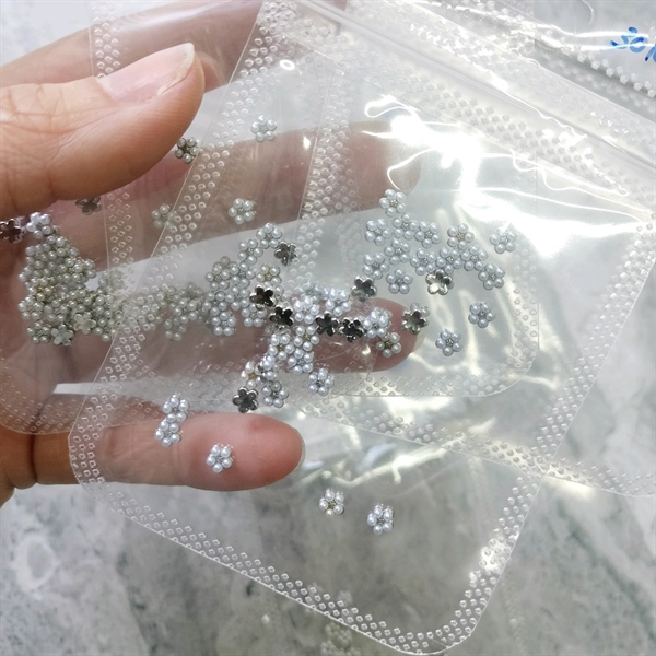 Charm hoa ngọc trai mini sét 20c