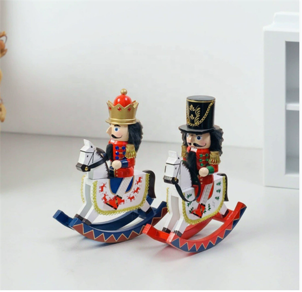 Lính Chì Ngựa Gỗ Xmas