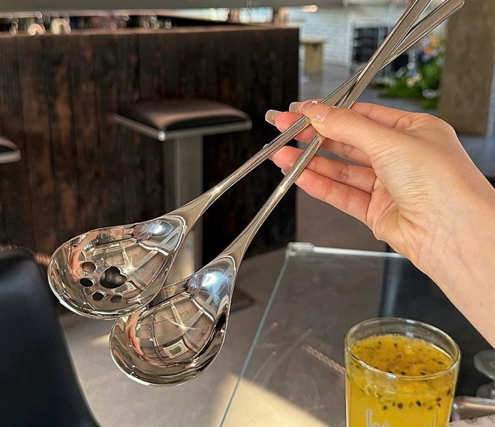 S42 - O421M Thìa Khuấy Vớt Kỉ Tử Inox 316 OYT-AL421TS - Thủng [T480]