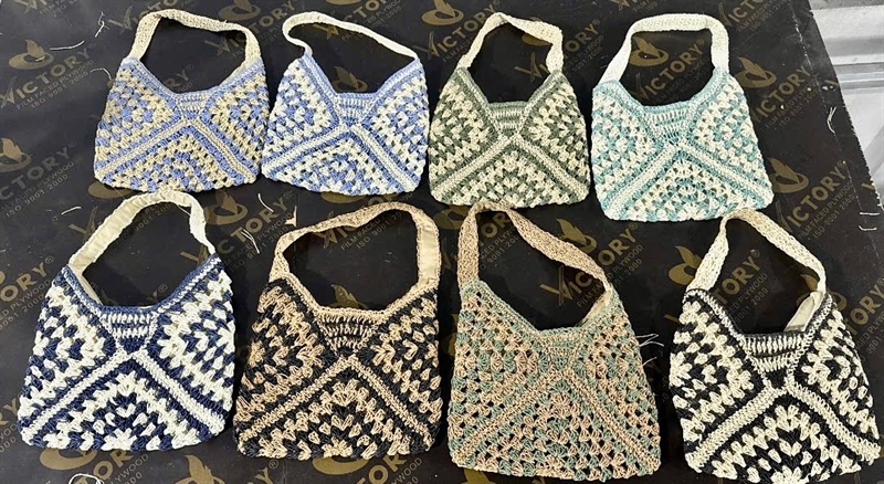 Túi cói V kẻ caro to - Seadge bag - Usd 10