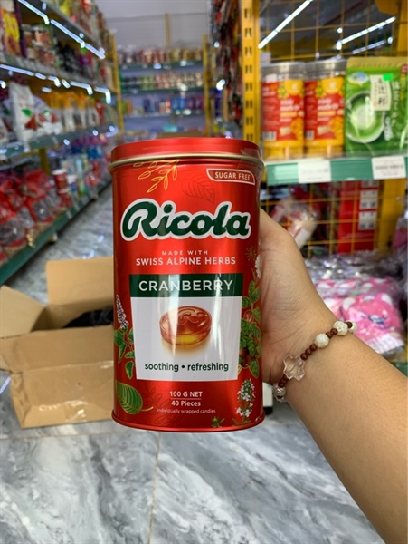 Kẹo thảo mộc ko đường Ricola oval sắt 100GR