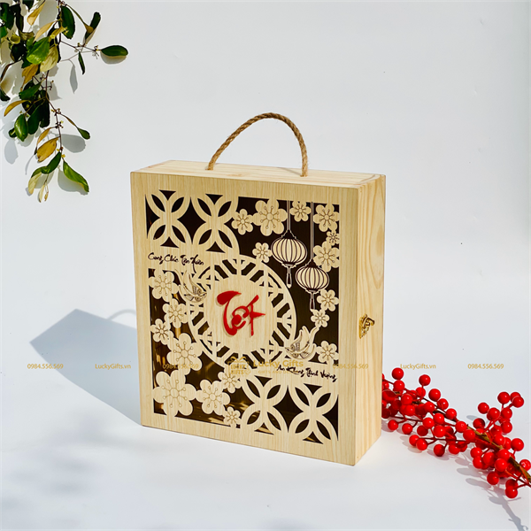 Hộp gỗ thông đựng rượu, quà Tết họa tiết hoa mai