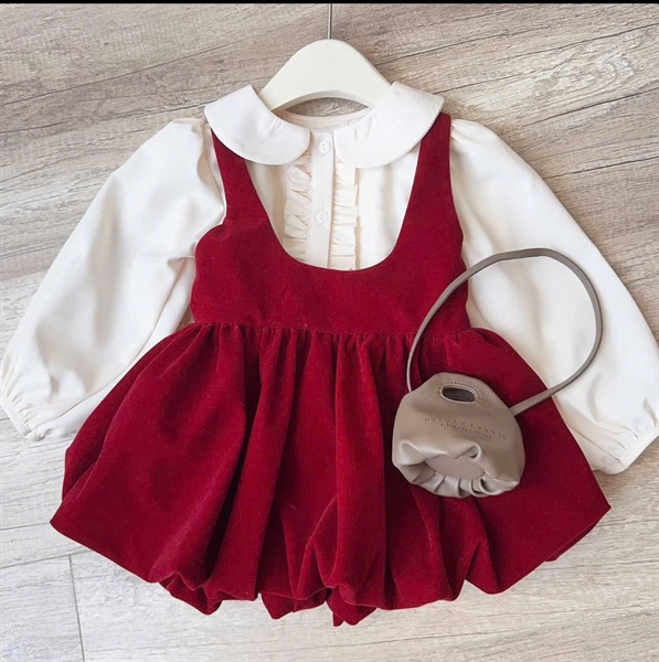 Sét váy nhung đỏ (1-10)