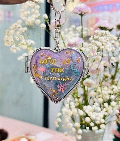 [Hàng đặt trước] Móc khoá ALLIN gương trái tim resin