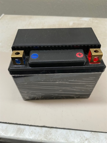 Vỏ Pin Bình Đề Xe Máy YT4