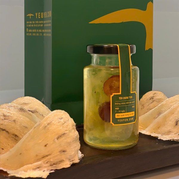 Yến chưng táo đỏ + hạt chia
