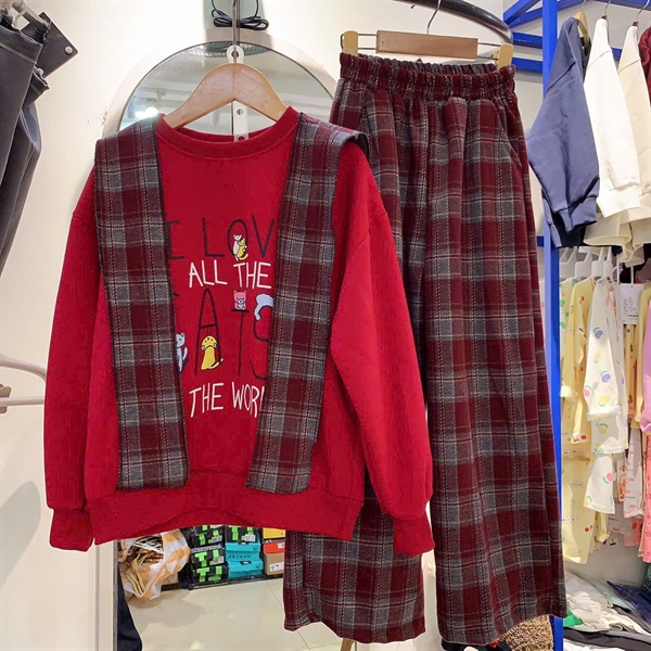 Sét bộ caro I Love All The CATS kèm khăn đỏ-kem (180-220)