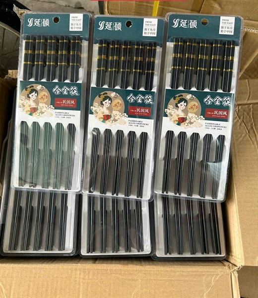 Đũa khảm đẹp Cô Gái đóng vỉ 10 Đôi (11k/100)