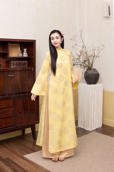 Áo dài suông voan thêu lót lụa 4 tà cổ thấp tay dài