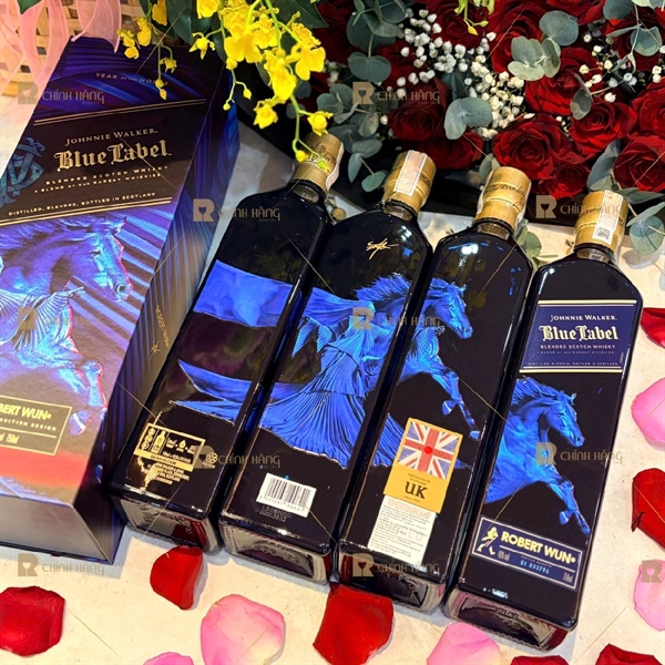 Johnnie Walker Blue Year Of The Horse 2026 750 ml - hình mô tả 2