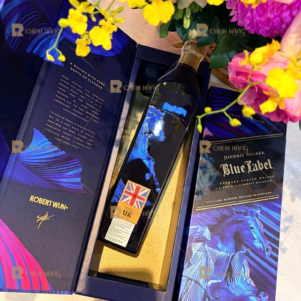 Johnnie Walker Blue Year Of The Horse 2026 750 ml - hình mô tả 2