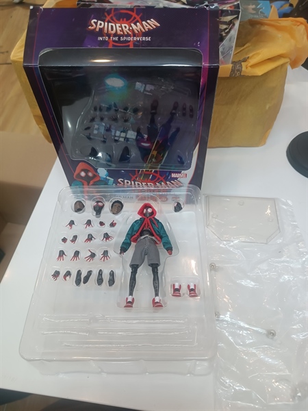 (2ND) MAFEX NO,107 INTO THE SPIDER VERSE MILES MORALES