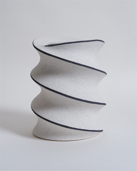 Bình hoa - Xoắn - Spiral Vase - 20 x 15 x 7cm