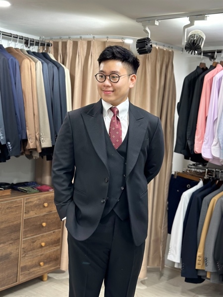 Black Single Breasted 3 Pieces Suit