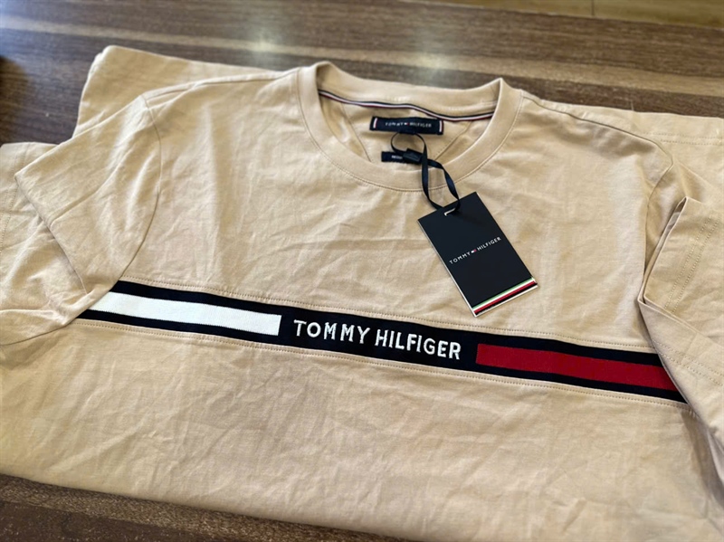 ÁO THUN TOMMY SIZE L NÂU CAFE