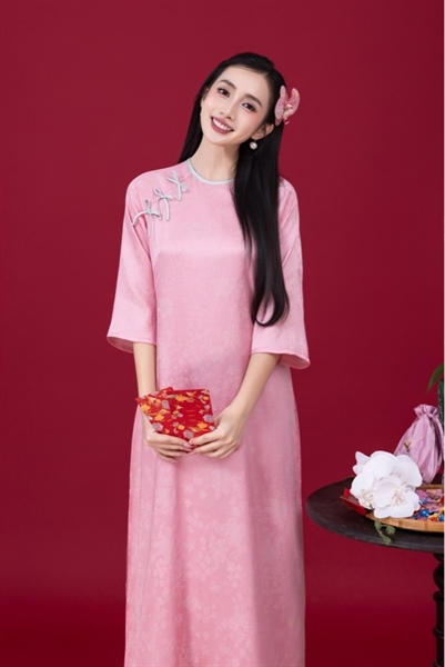 Áo dài tơ tằm suông viền cổ nơ