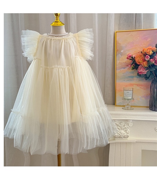 Váy voan kem bồng bềnh