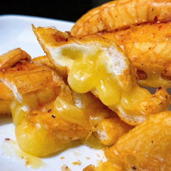 BÁNH MỲ MUỐI ỚT BƠ TAN CHẢY (5 CHIẾC)