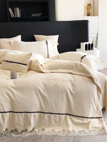 Bộ ga viền ren hoa nổi 3D | Nhung Sợi sữa bò 230g - MY01.KEM - Kem vàng