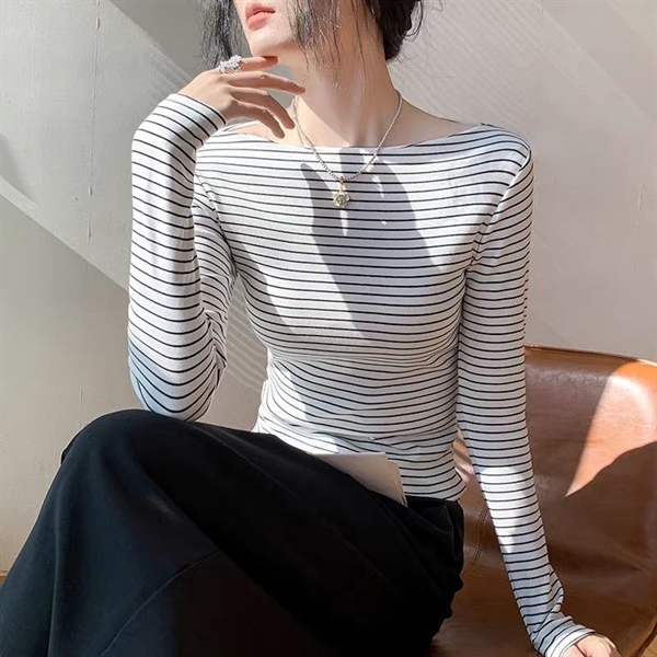 Áo thun cổ thuyền kẻ sọc dài tay