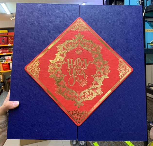 Hộp tết xanh dương sz l ( happy new year)