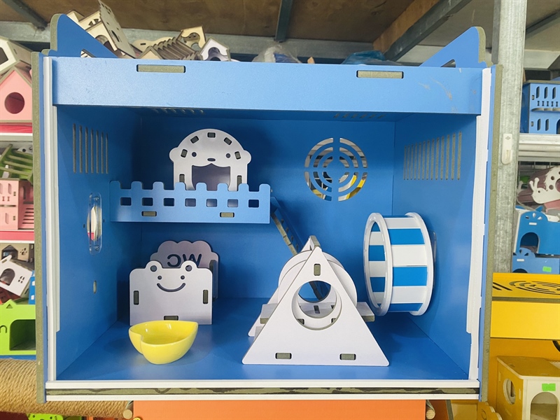 Chuồng Gỗ Cửa Mica Doremon Size 40cm (ko phụ kiện)