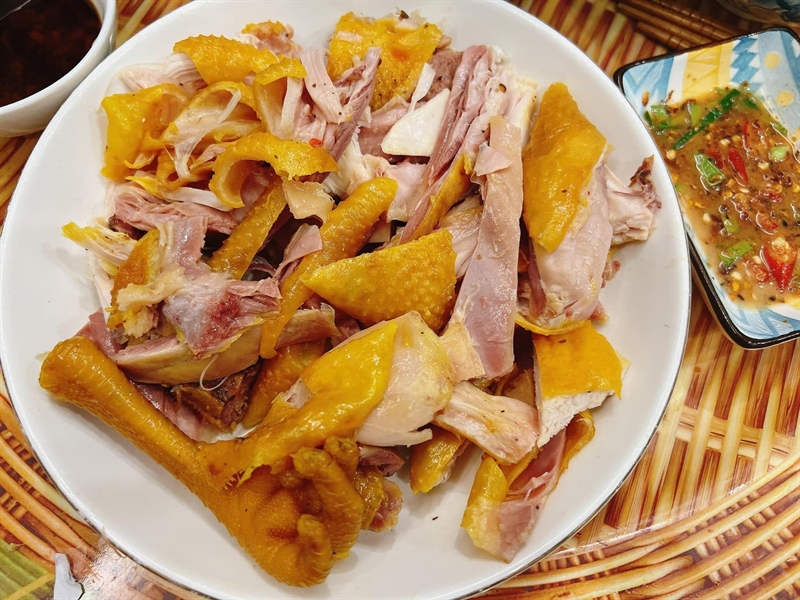 Gà ủ muối thảo mộc (nửa con)