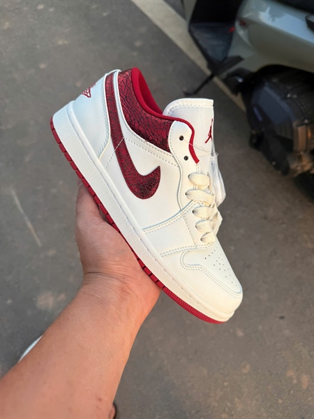 Nike Air Jordan Low Metallic Red Swoos'| Trắng Đỏ