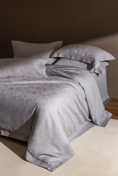 Bộ ga gấm ghi | Gấm Cotton Ai Cập dệt nổi : Mặt A 140S, Mặt B 100S - XBD01.GHI