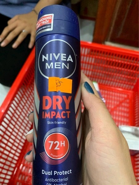 Xịt ngăn mùi Nam Khô thoáng NIVEA 150ml