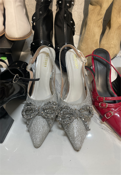 Giày cao gót bạc lấp lánh đính nơ 38