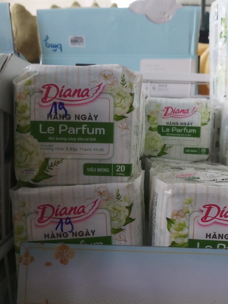 Băng vệ sinh Diana hàng ngày nhài 20 miếng